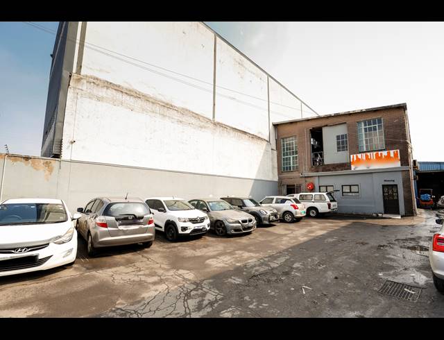 2,986M² WAREHOUSE FOR SALE IN SPRINGFIELD